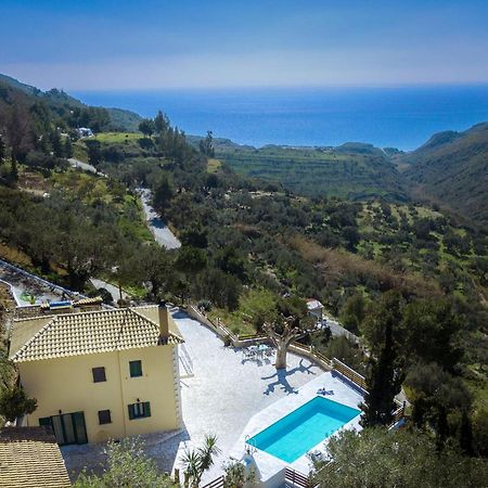 Villa Kanalos - Private Pool & Stunning Views, By Zantewize Kalamákion 外观 照片