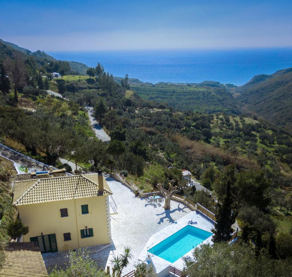 Villa Kanalos - Private Pool & Stunning Views, By Zantewize Kalamákion 外观 照片