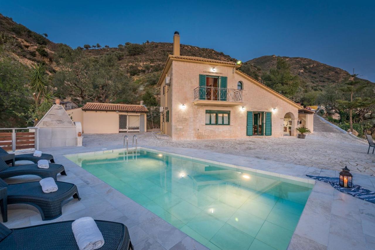 Villa Kanalos - Private Pool & Stunning Views, By Zantewize Kalamákion 外观 照片