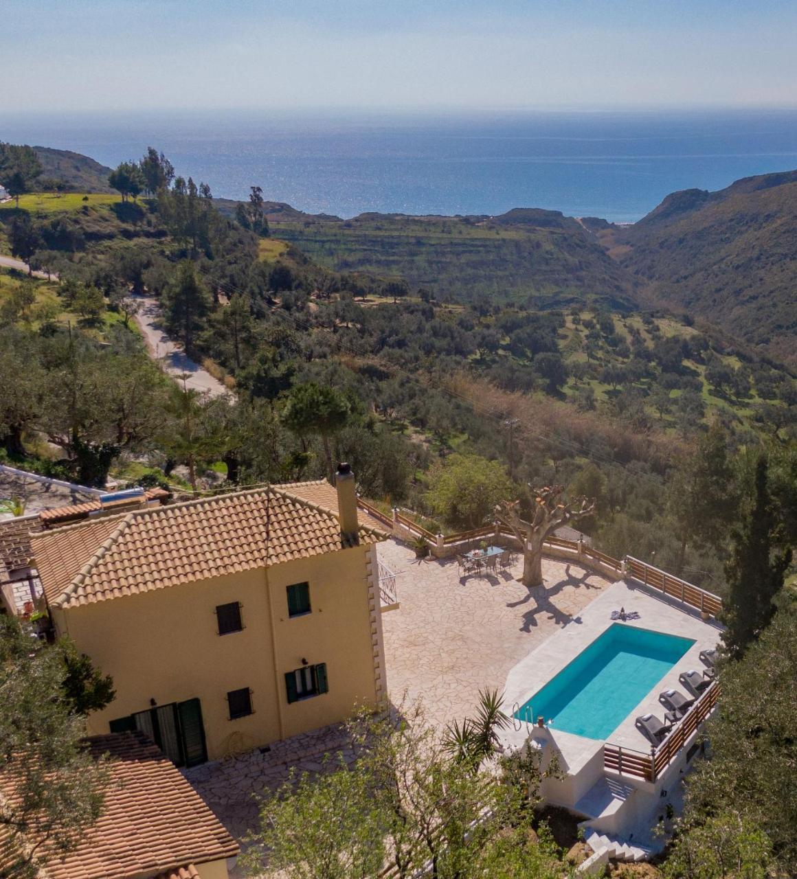 Villa Kanalos - Private Pool & Stunning Views, By Zantewize Kalamákion 外观 照片