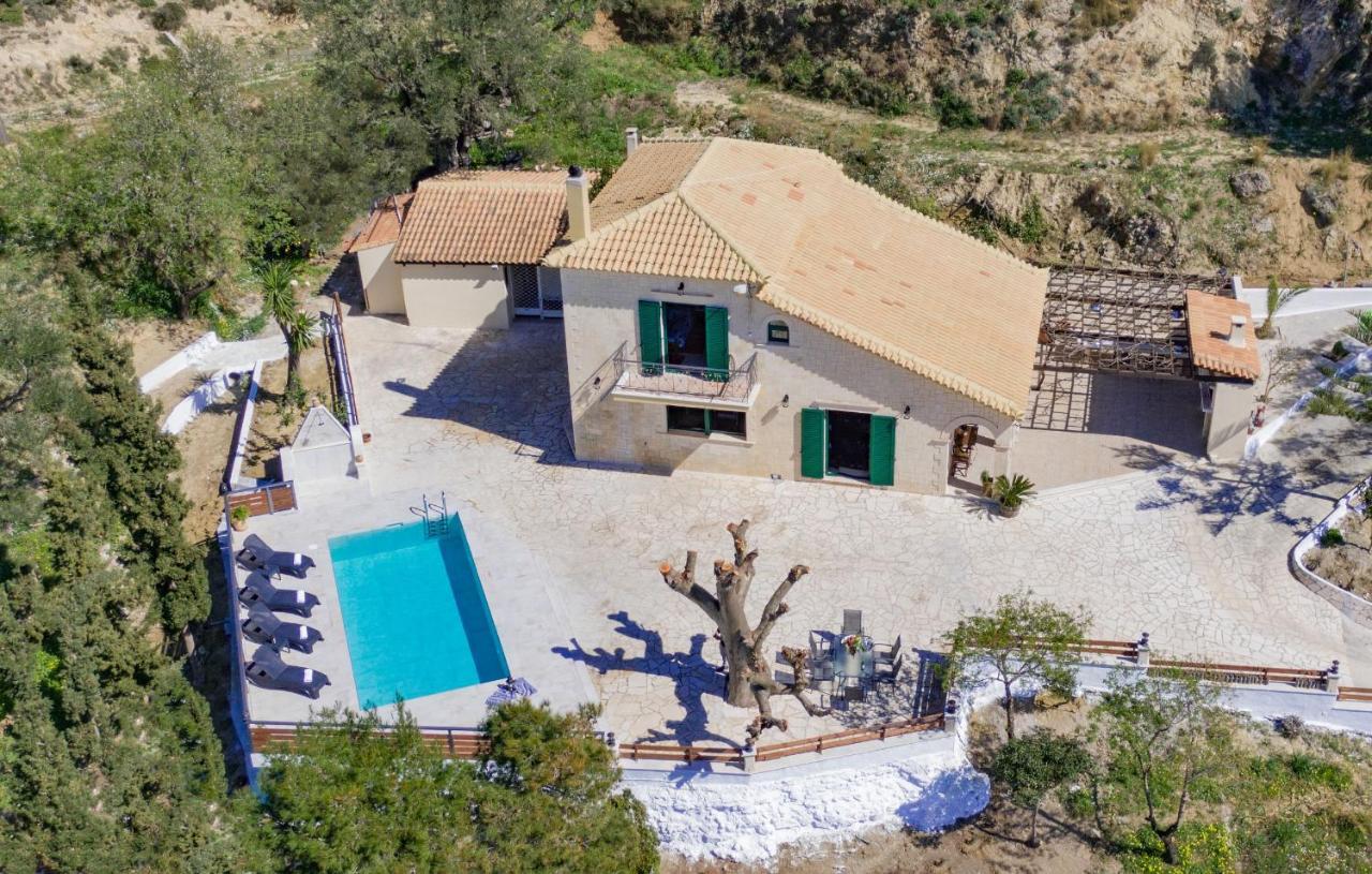 Villa Kanalos - Private Pool & Stunning Views, By Zantewize Kalamákion 外观 照片
