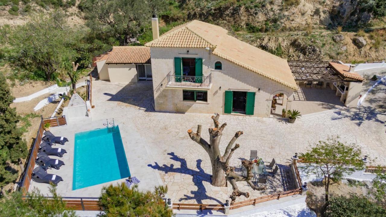 Villa Kanalos - Private Pool & Stunning Views, By Zantewize Kalamákion 外观 照片